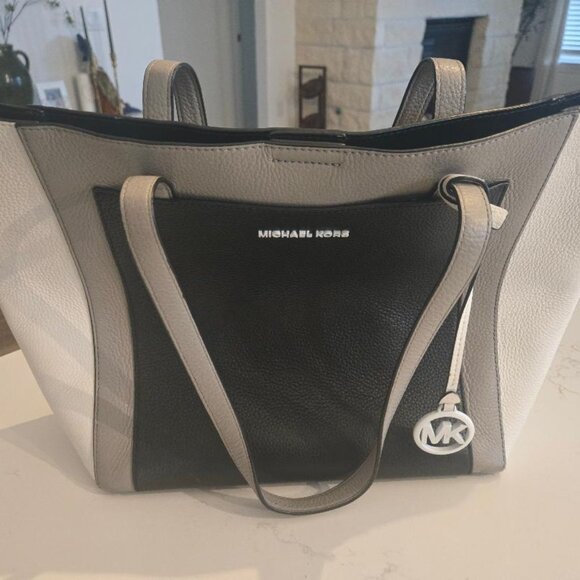 Michael Kors Pebbled Leather Shoulder Bag , White, Gray and Navy - Picture 1 of 5